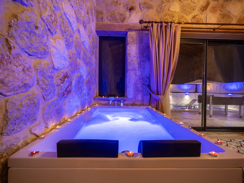  gece  -  Kasım
  | Kalkan Akbel'de Muhafazakar Aile İçin Özel Havuzlu Jakuzili Villa